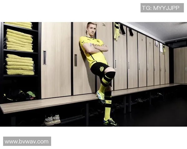 足球明星帅照大赏展现球场魅力与风采的横版视觉盛宴 足球明星帅照大赏展现球场魅力与风采的横版视觉盛宴