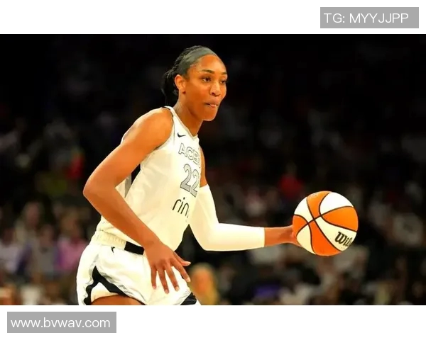 她和他在篮球场上的传奇故事与爱情交织的精彩瞬间